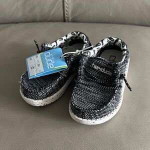 Hey Dude Kids Knit Slip-On Sneakers - Black & White